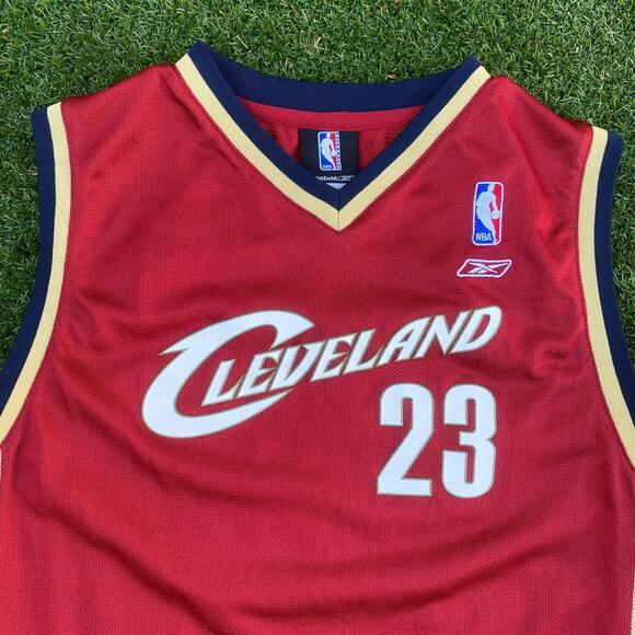Reebok Cleveland Cavaliers Lebron James Jersey - Picture 2 of 4